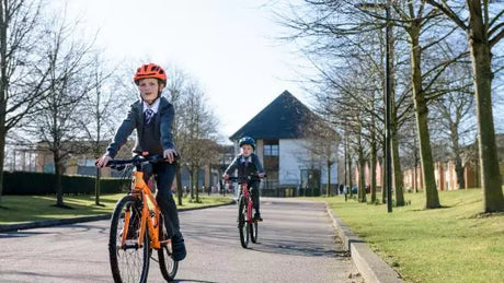 Le migliori bici elettriche sotto i 1000 euro in test e confronto 2025